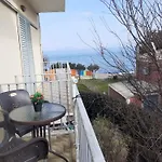 Dimitris Apartments Messongi